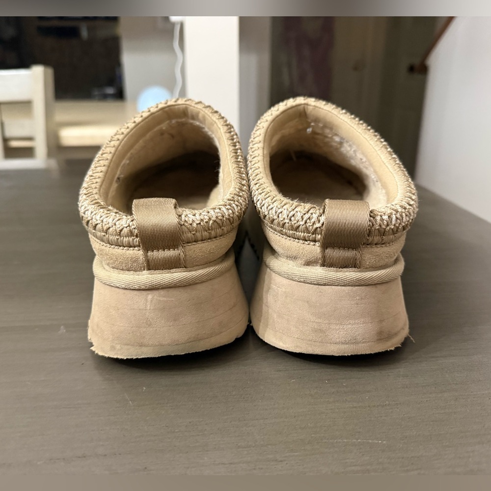 Ugg Slippers - image 6